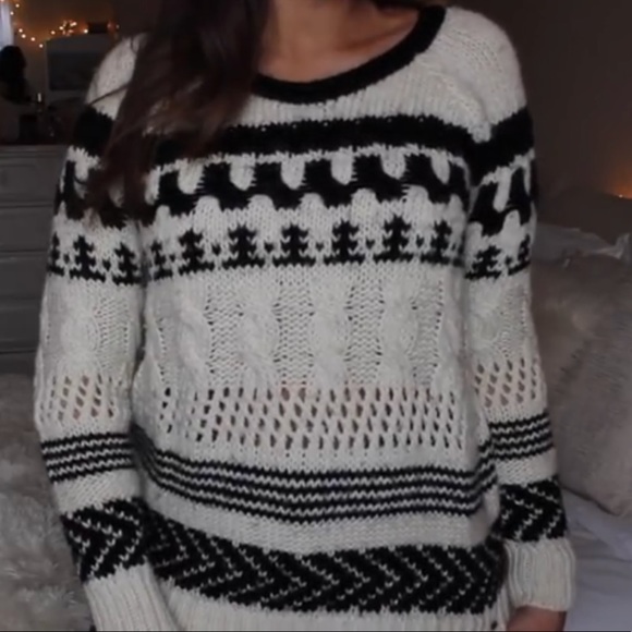 American Eagle Outfitters Tops - American Eagle Cabin Sweater